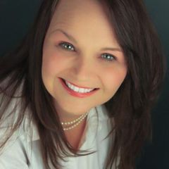 Kelly Gafford Headshot